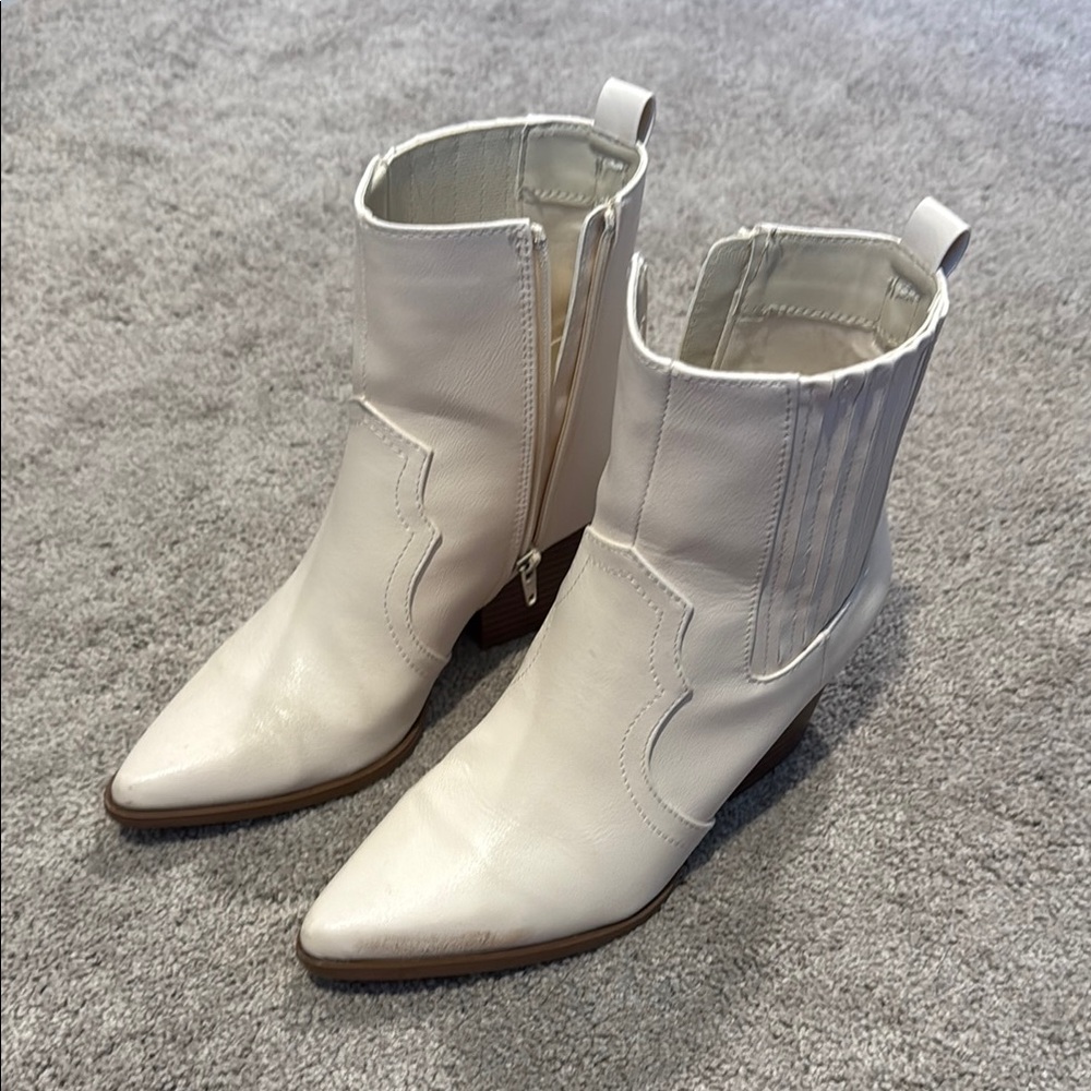 Pink Lily Women's White Ankle Boots